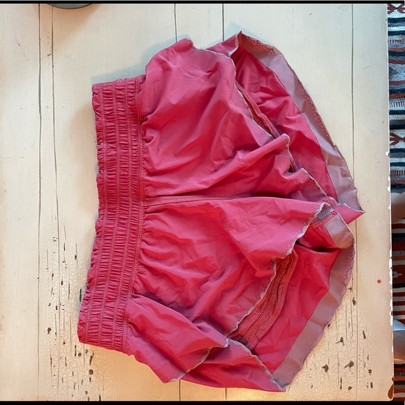Lululemon shorts 4 - Picture 3 of 3